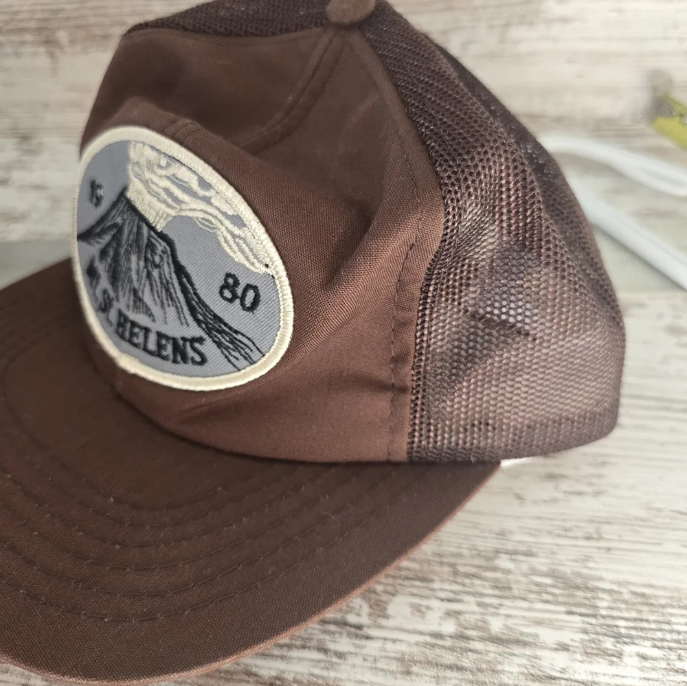 1980 Vintage Mt. St. Helens Brown Trucker Cap Snap Back - Picture 5 of 9
